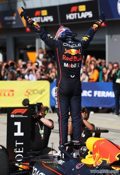 F1圣保罗大奖赛冲刺赛维斯塔潘获胜 诺里斯第二