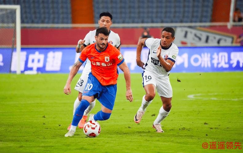 中超-卡扎伊什维利梅开二度 山东泰山战胜上海海港