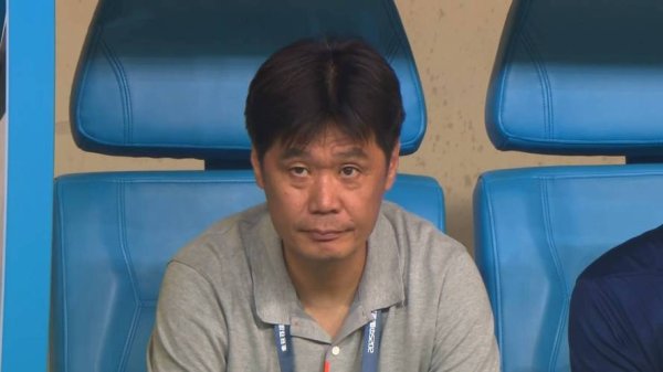 星空体育中国官网 中超最惨烈冬天！海牛核心被挖角，五名外援一个不留，李霄鹏走后泰山路断