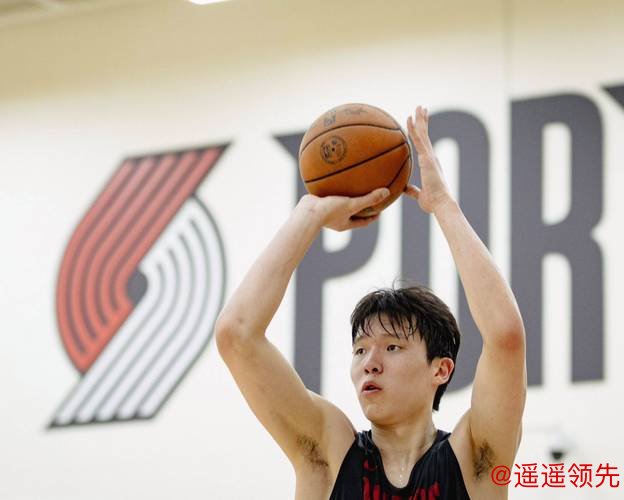 杨瀚森刚露锋芒，斯普利特却惹争议！球队宣布遗憾新决策，小杨崛起之路艰难