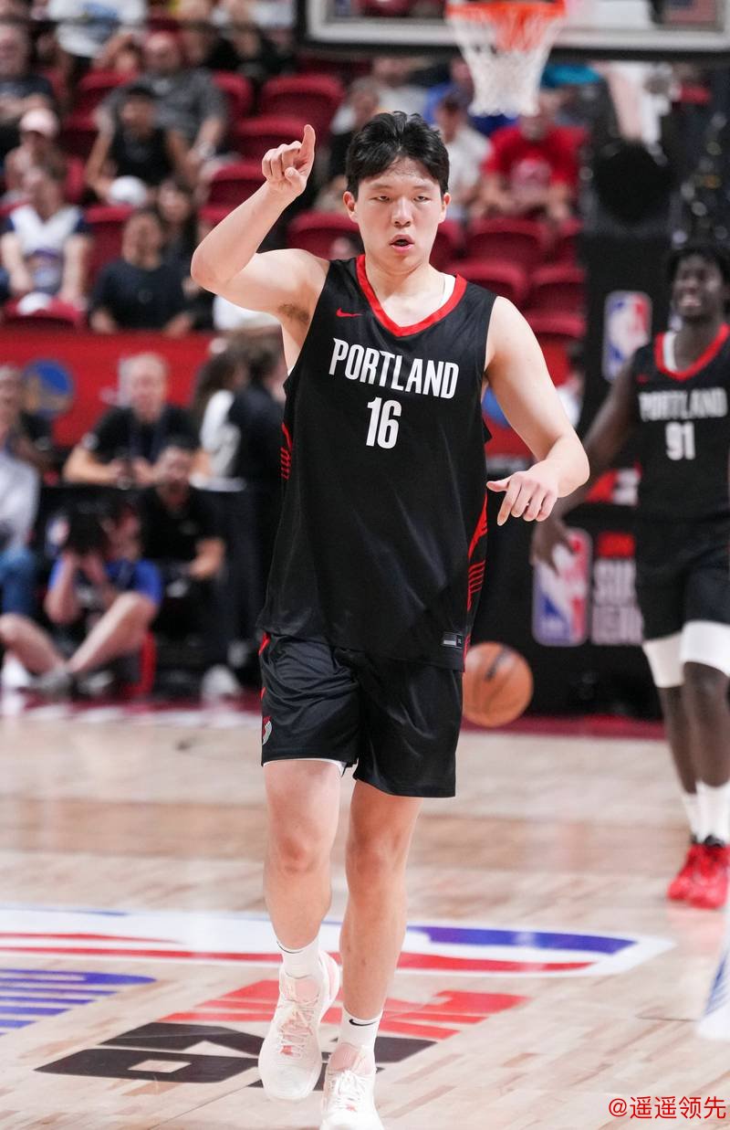 杨瀚森刚露锋芒，斯普利特却惹争议！球队宣布遗憾新决策，小杨崛起之路艰难