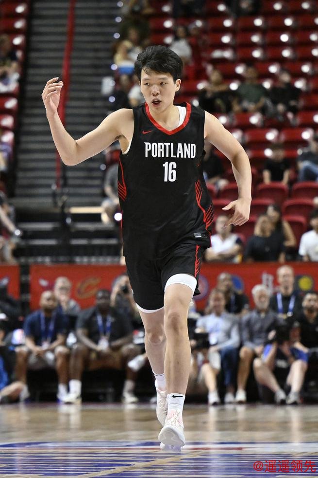 杨瀚森当选最佳防守球员 吴前成为最佳第六人