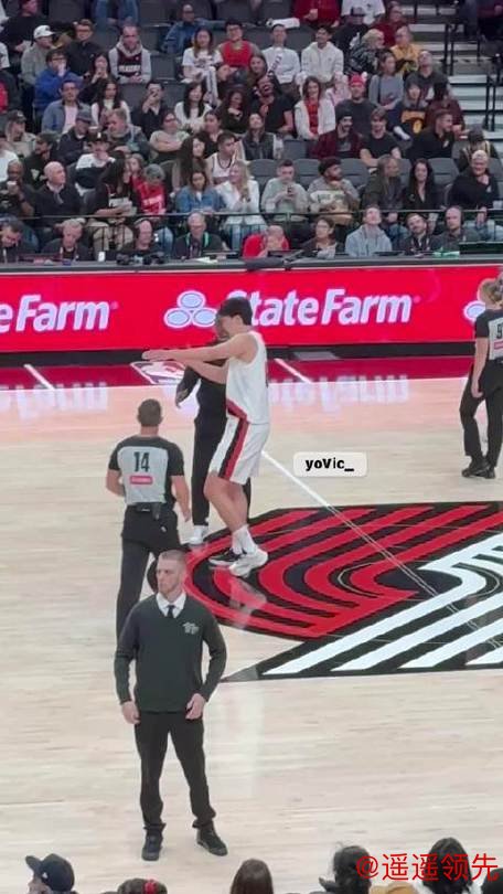 杨瀚森替补3分2篮板库里7分11助攻 勇士轻取开拓者